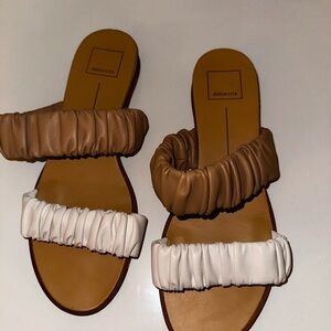 Dolce Vita Women's Tan and White Sandals